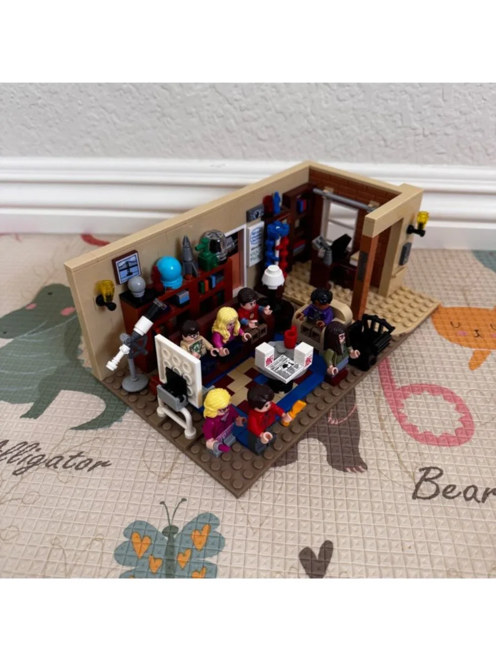 LEGO Ideas: The Big Bang Theory (21302) Complete Set No BOx No Instruction